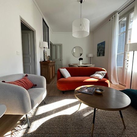 Nimes , Appartement Renove Dans Immeuble Classe. Luaran gambar