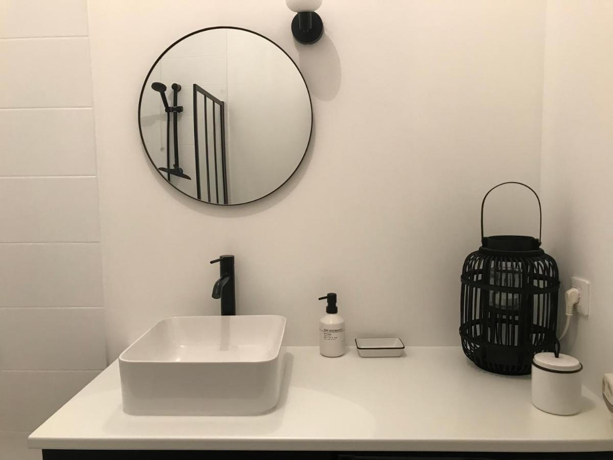 Nimes , Appartement Renove Dans Immeuble Classe. Luaran gambar