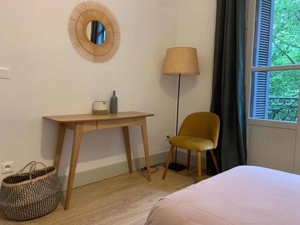 Nimes , Appartement Renove Dans Immeuble Classe. Luaran gambar