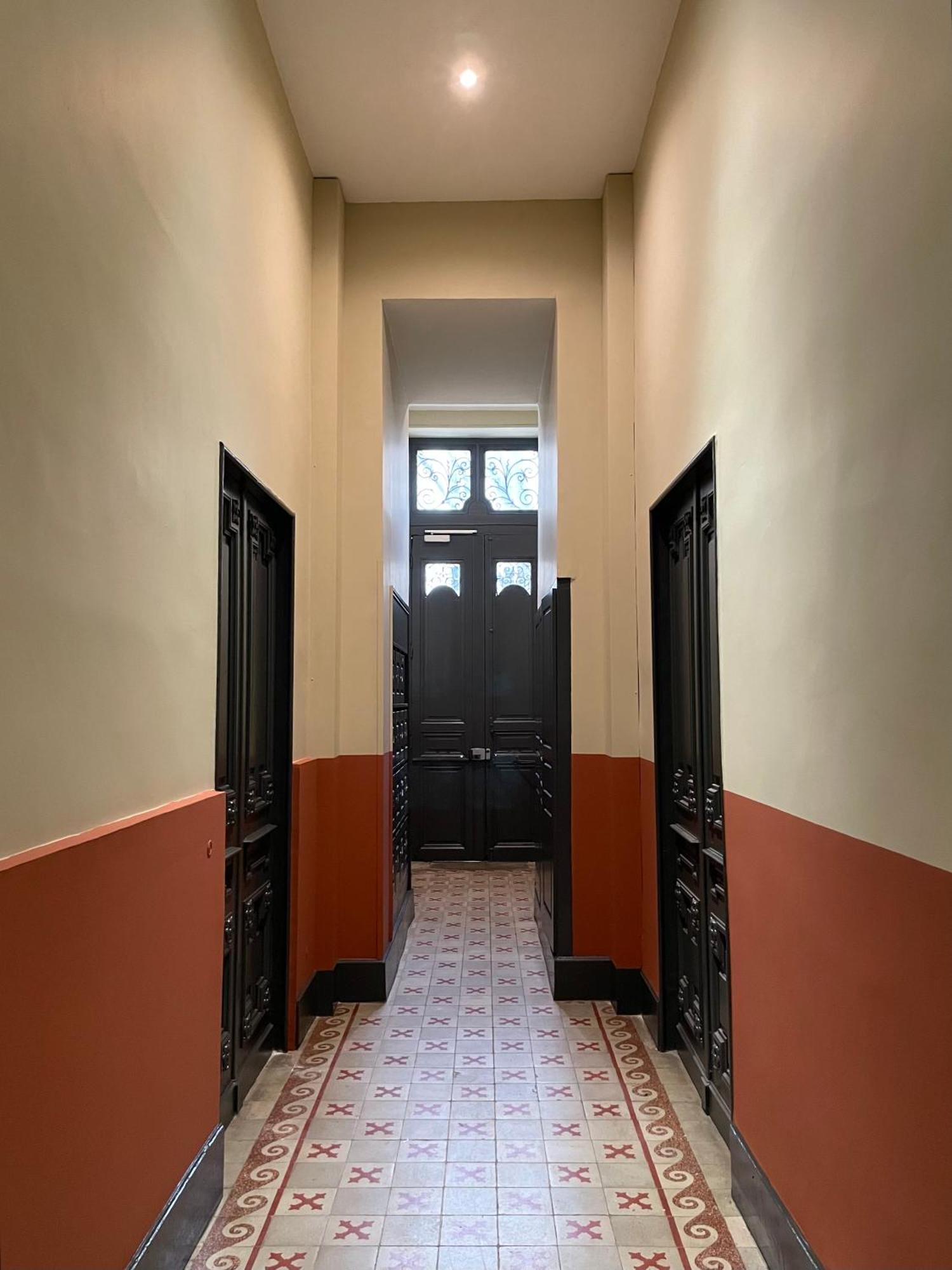 Nimes , Appartement Renove Dans Immeuble Classe. Luaran gambar