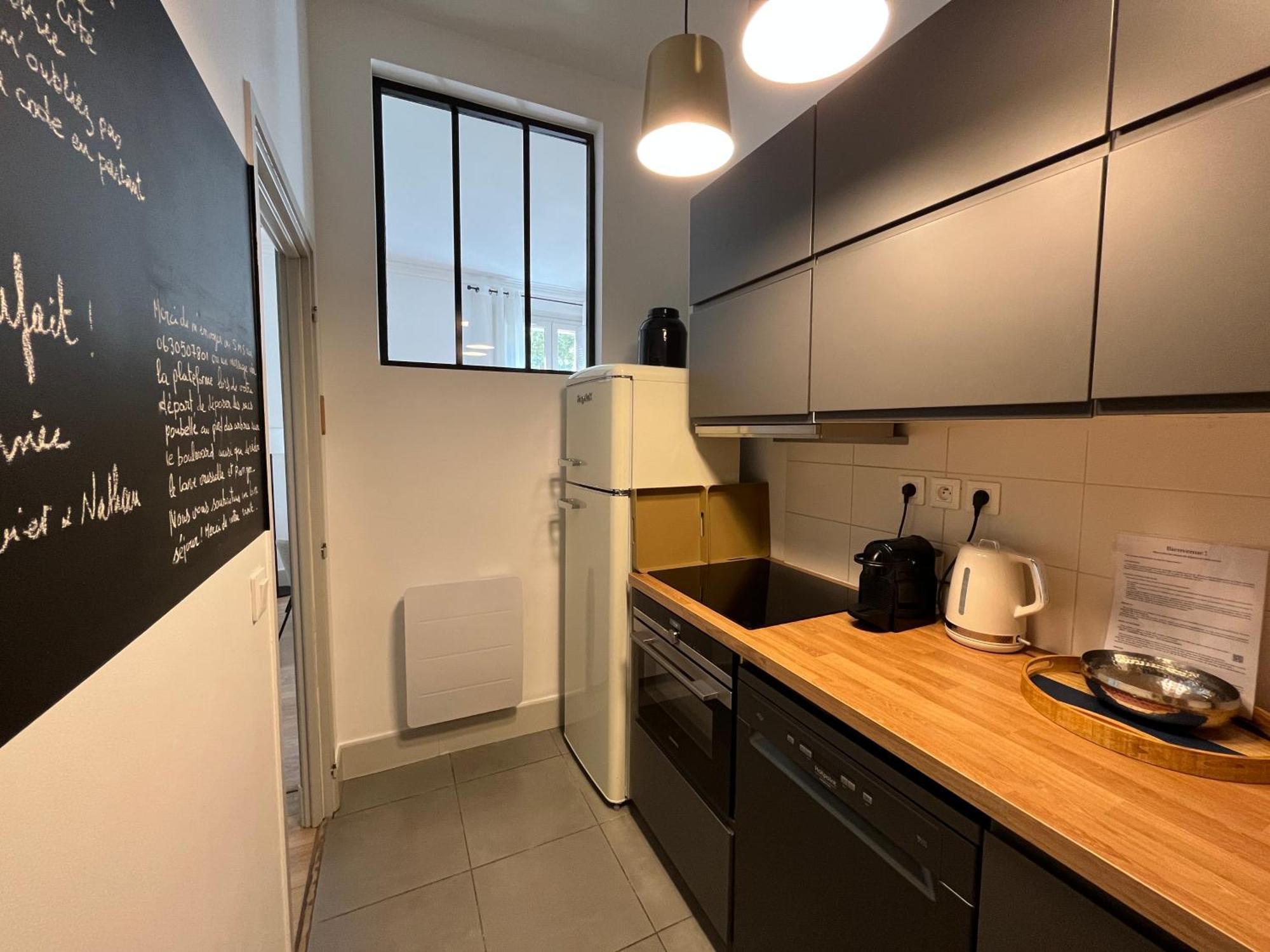 Nimes , Appartement Renove Dans Immeuble Classe. Luaran gambar