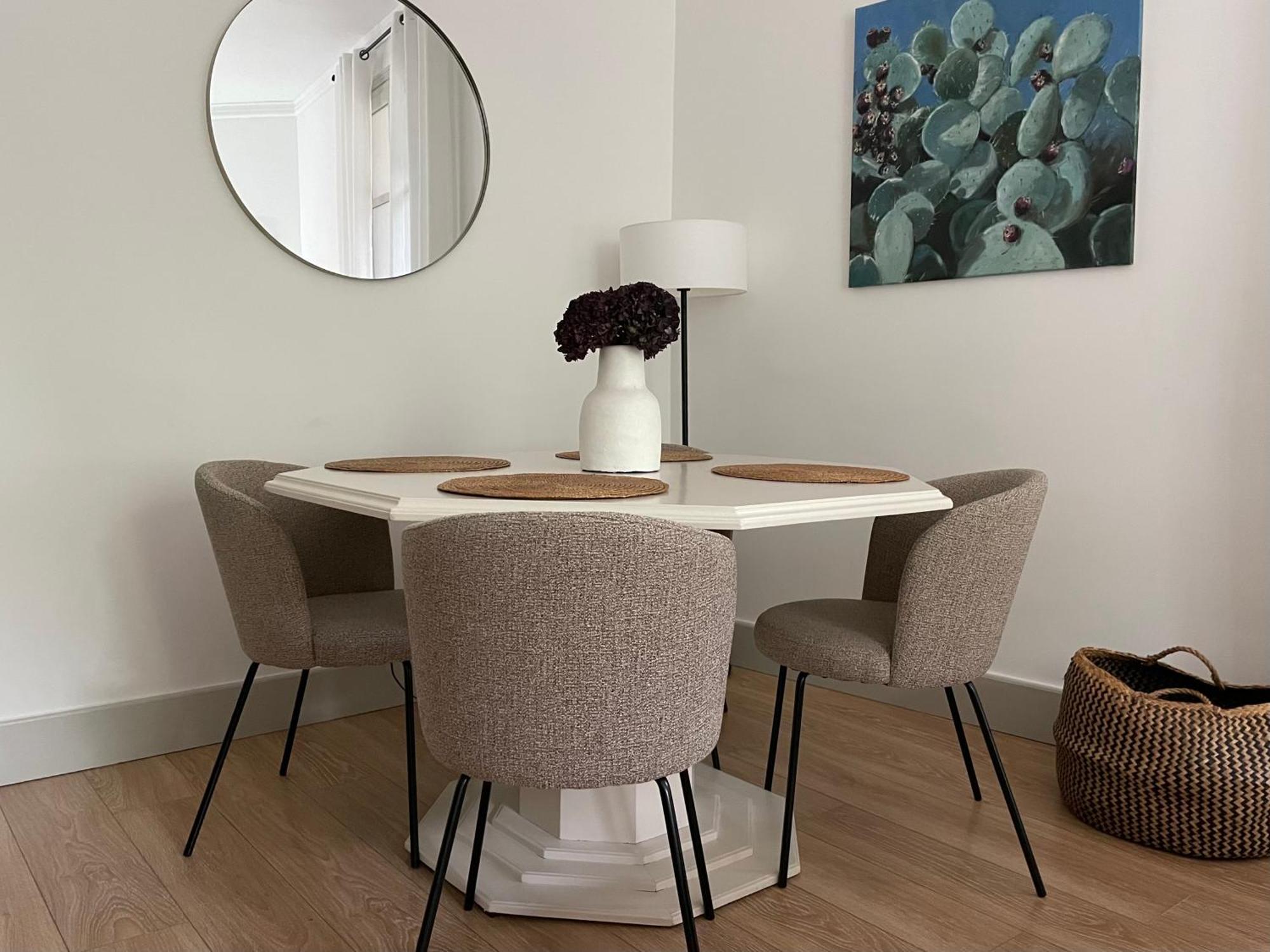Nimes , Appartement Renove Dans Immeuble Classe. Luaran gambar